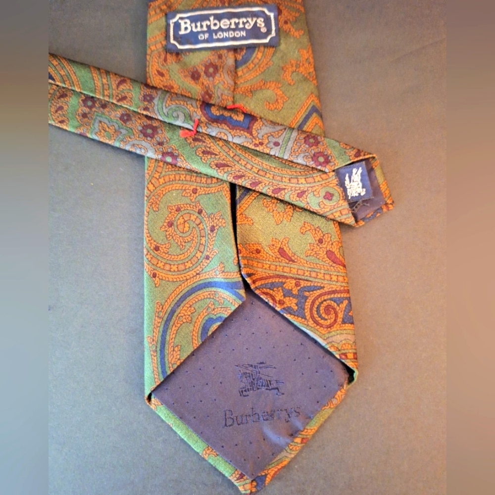 Burberry Burberrys of London Vintage Green Paisley Silk Neck Tie Made In USA